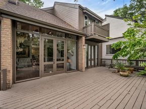 20 Sugarberry Circle, Houston TX 77024