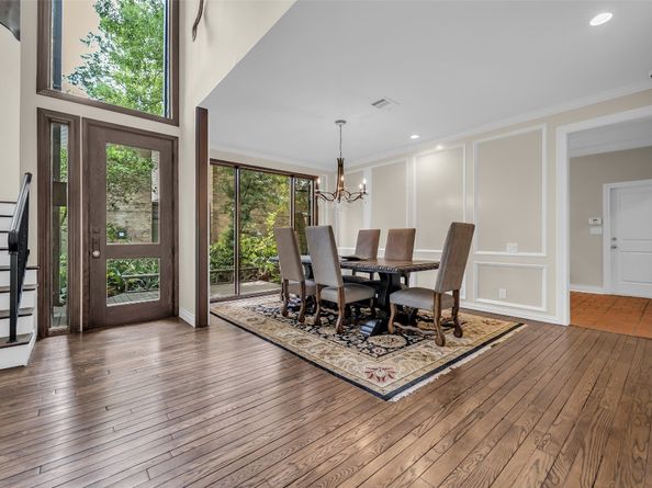 20 Sugarberry Circle, Houston TX 77024