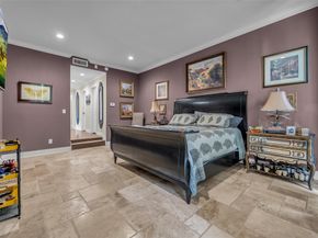 20 Sugarberry Circle, Houston TX 77024