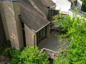 20 Sugarberry Circle, Houston TX 77024