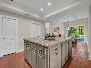 20 Sugarberry Circle, Houston TX 77024