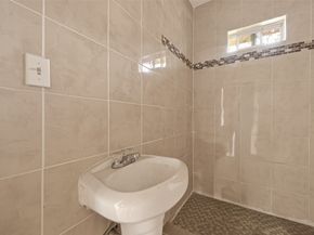 4016 Woodleigh Street, Houston TX 77023