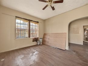 4016 Woodleigh Street, Houston TX 77023