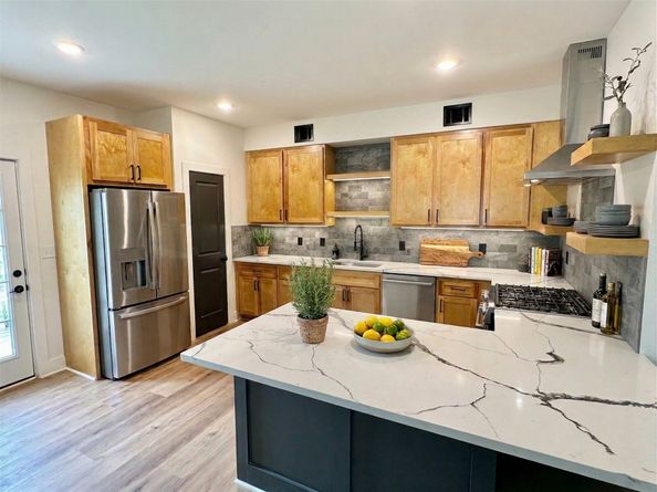 1002 E 33rd Street, Houston TX 77022