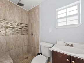 10430 Caxton Street, Houston TX 77016