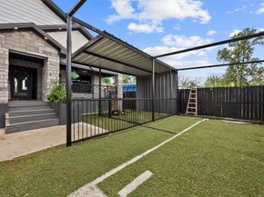 10430 Caxton Street, Houston TX 77016