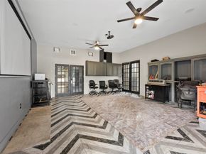 10430 Caxton Street, Houston TX 77016