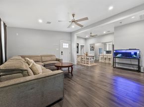 10430 Caxton Street, Houston TX 77016