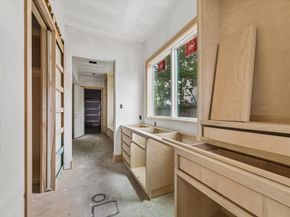 1050 W 42nd Street, Houston TX 77018