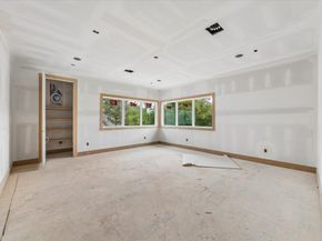 1050 W 42nd Street, Houston TX 77018