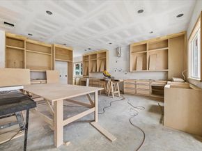 1050 W 42nd Street, Houston TX 77018