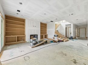 1050 W 42nd Street, Houston TX 77018