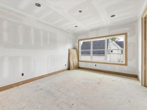 1050 W 42nd Street, Houston TX 77018