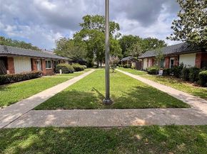 12026 Mighty Oak Dr A, Houston TX 77066