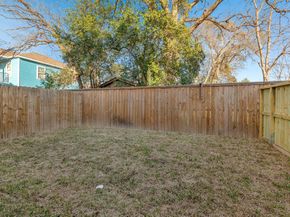 5704 Elysian Street, Houston TX 77009