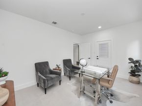 927 Fisher Street B, Houston TX 77018