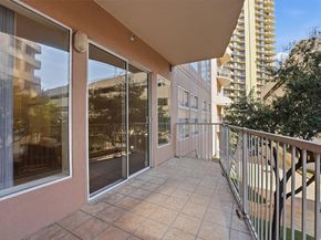 3505 Sage Road 208, Houston TX 77056
