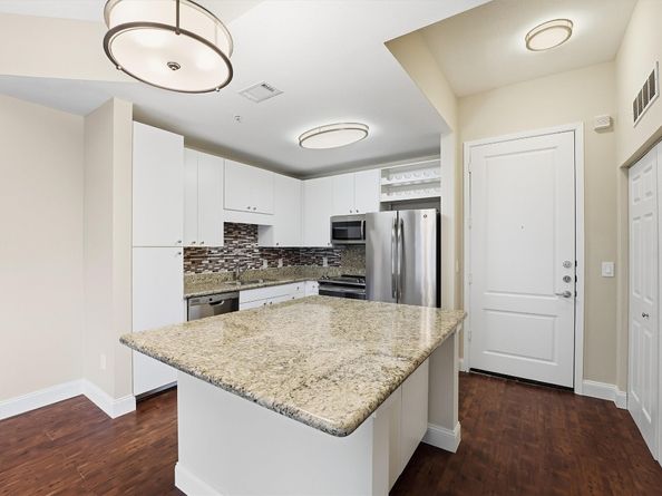3505 Sage Road 208, Houston TX 77056