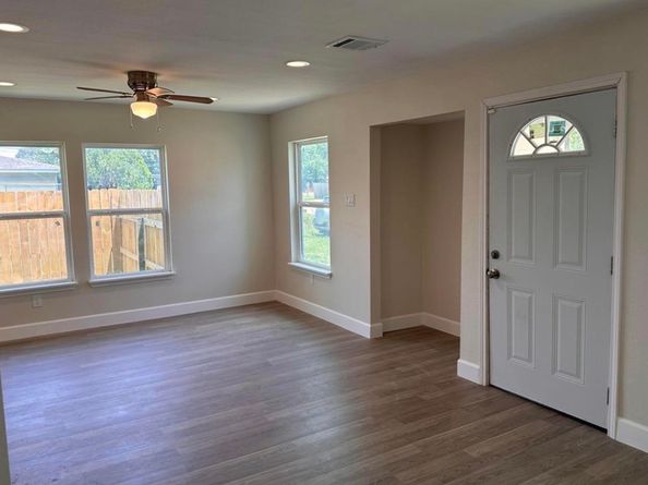 6059 Doulton Drive, Houston TX 77033