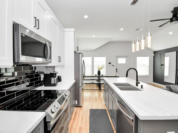 5125 Chennault Street A/B, Houston TX 77033