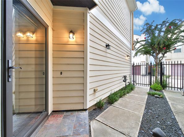 108 Riley Lane, Houston TX 77003
