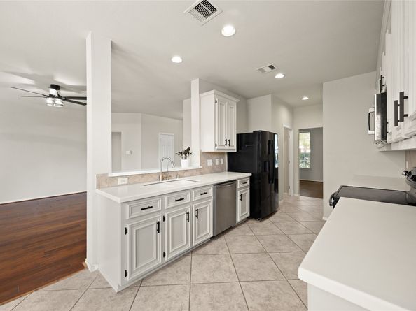 9611 Oxford Grove Drive, Houston TX 77095