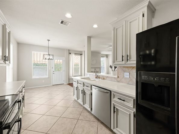 9611 Oxford Grove Drive, Houston TX 77095