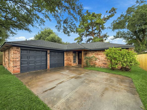 2413 Shadowdale Drive, Houston TX 77043