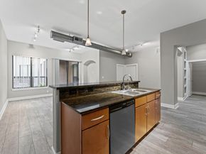 1901 Post Oak Boulevard 1601, Houston TX 77056