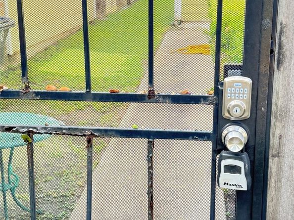 11810 Zarroll Drive, Houston TX 77099