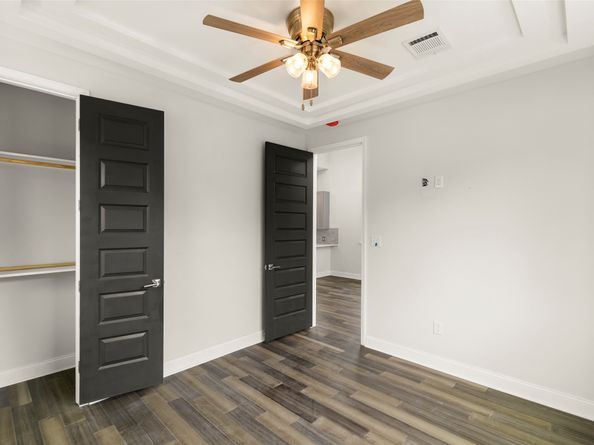 4817 Los Angeles Street, Houston TX 77026