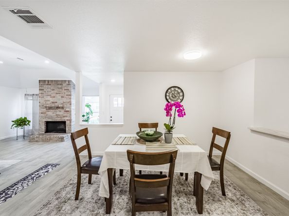 6207 Briar Glade Drive, Houston TX 77072