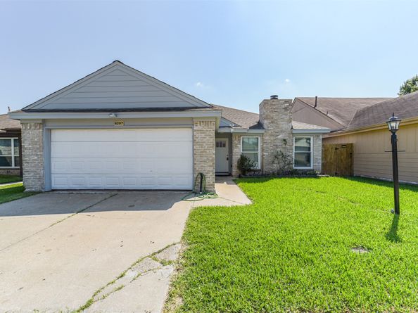 6207 Briar Glade Drive, Houston TX 77072