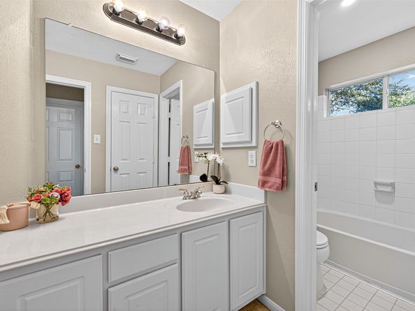 71 N Acacia Park Circle, The Woodlands TX 77382