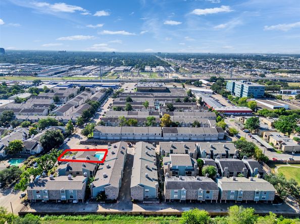 3764 Tanglewilde Street 7, Houston TX 77063
