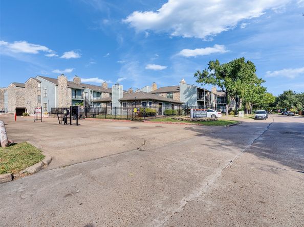 3764 Tanglewilde Street 7, Houston TX 77063