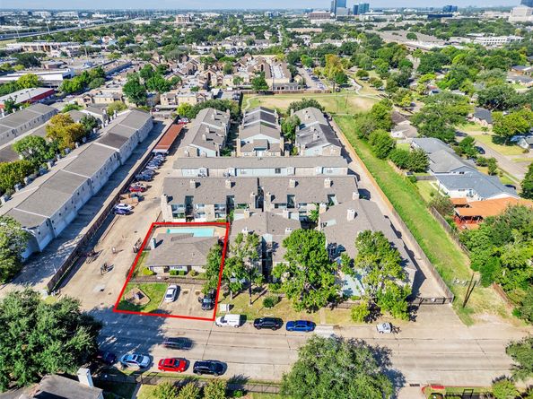 3764 Tanglewilde Street 7, Houston TX 77063