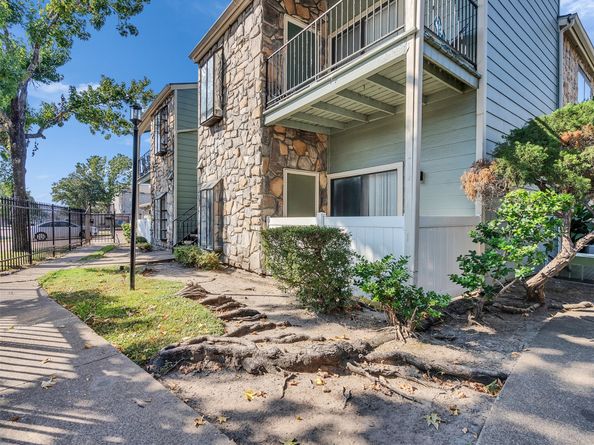 3764 Tanglewilde Street 7, Houston TX 77063