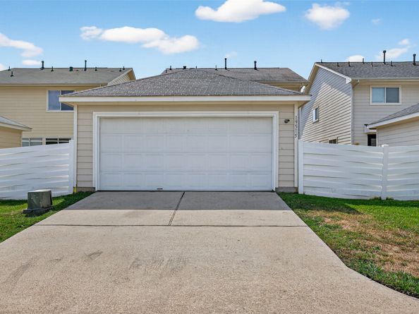 19515 Fletcher Way Drive, Houston TX 77073