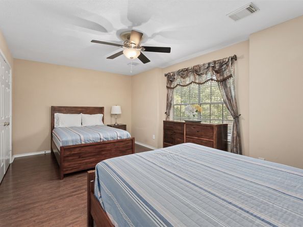78 N Walden Elms Circle, The Woodlands TX 77382