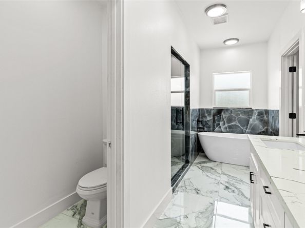 2204 Hoskins Drive, Houston TX 77080