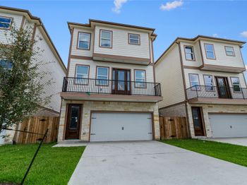 2204 Hoskins Drive
