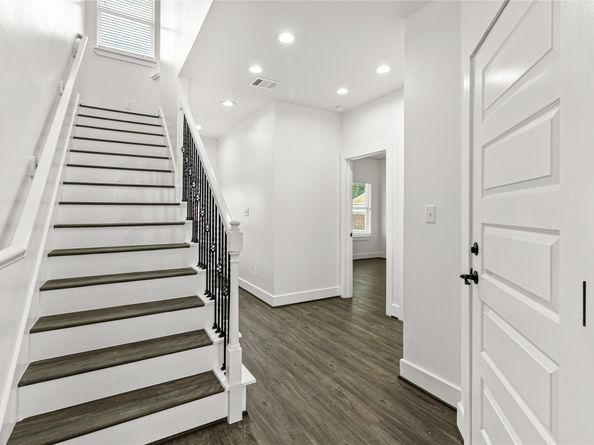 2204 Hoskins Drive, Houston TX 77080