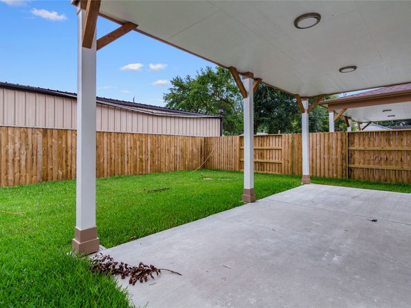 2204 Hoskins Drive, Houston TX 77080