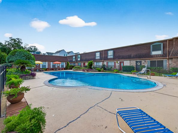9303 Hammerly Boulevard 204, Houston TX 77080