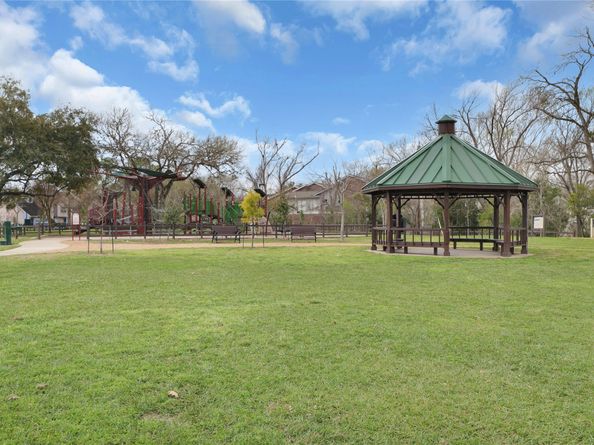 7929 Woodway Drive 4, Houston TX 77063