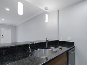 7929 Woodway Drive 4, Houston TX 77063