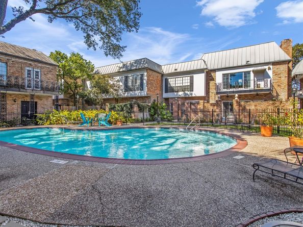 7929 Woodway Drive 4, Houston TX 77063