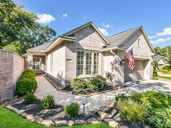 22 E Sienna Place