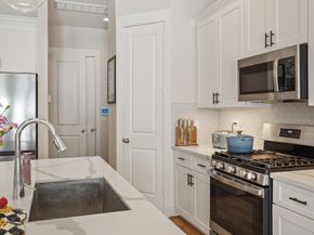 812 E 37th Street B, Houston TX 77022